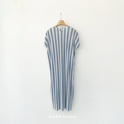 [PRE-ORDER] Twinkle Pleats Dress (Mom Couple)
