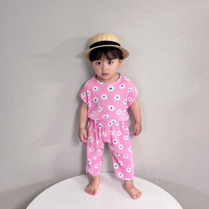 [PRE-ORDER] Daisy Pleats Top Bottom Set