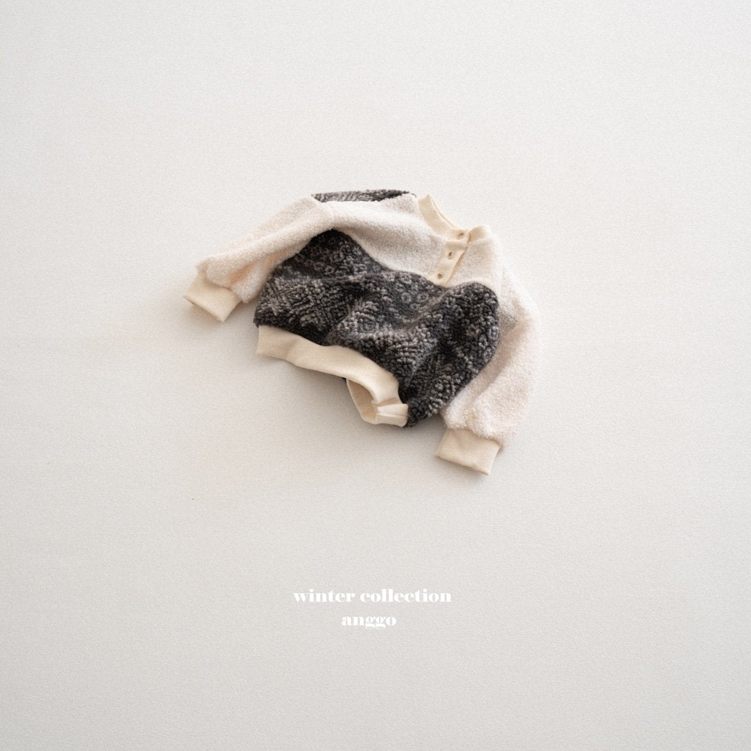 [PRE-ORDER] Pecan Sweatshirts