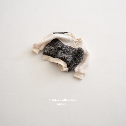 [PRE-ORDER] Pecan Sweatshirts