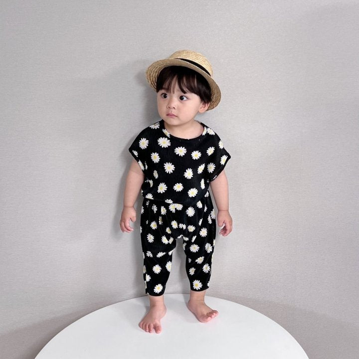[PRE-ORDER] Daisy Pleats Top Bottom Set