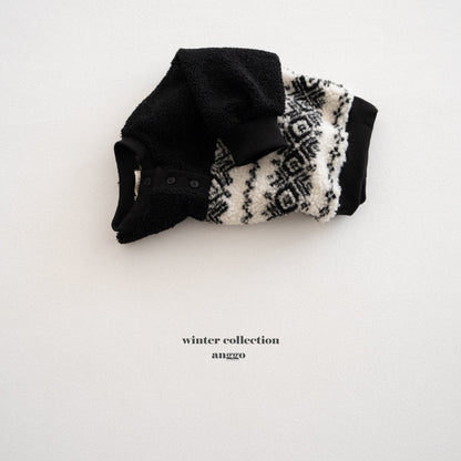 [PRE-ORDER] Pecan Sweatshirts