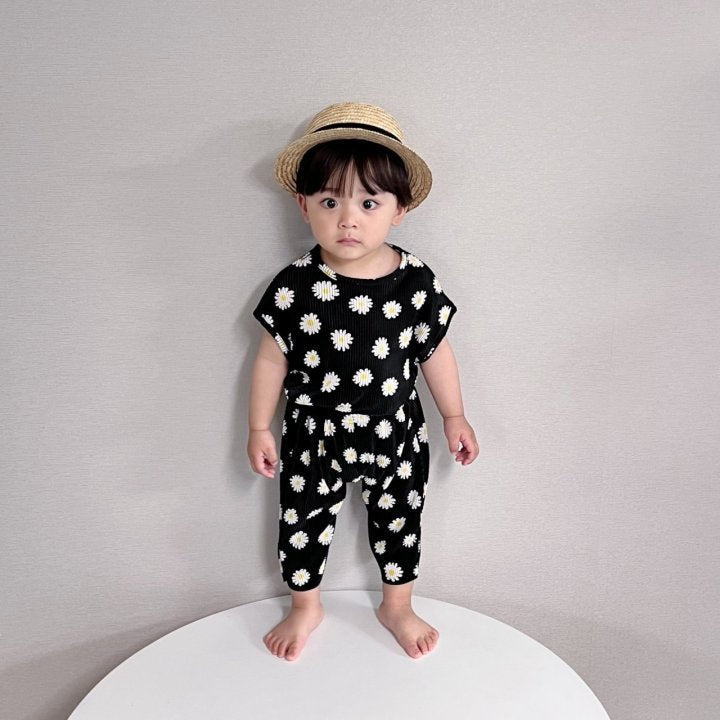 [PRE-ORDER] Daisy Pleats Top Bottom Set