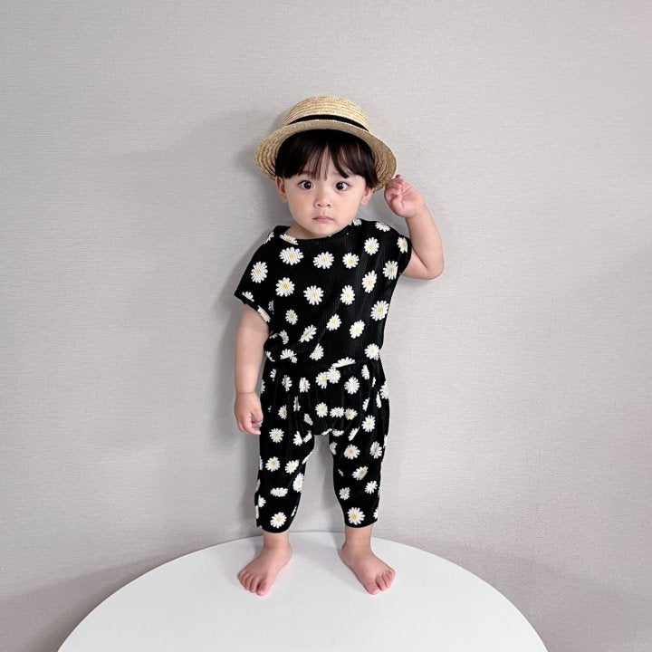 [PRE-ORDER] Daisy Pleats Top Bottom Set