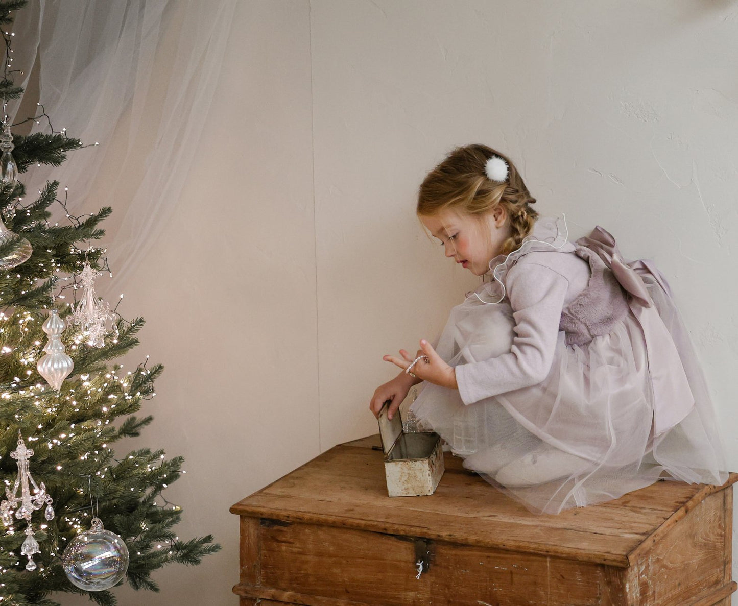 [PRE-ORDER] Evelyn T-Shirts