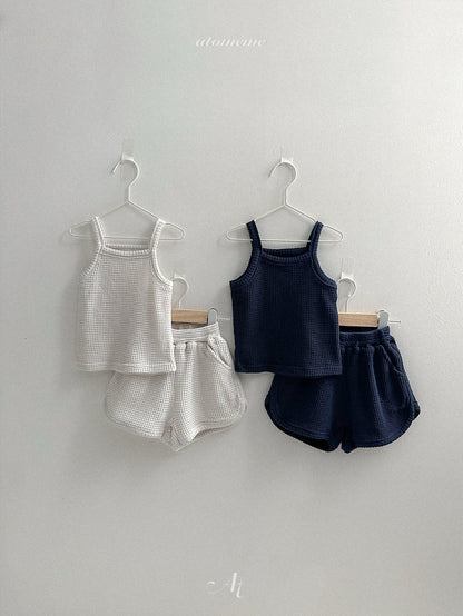 [PRE-ORDER] Nicole Sleeveless T-Shirts
