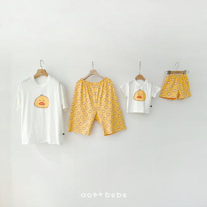[PRE-ORDER] Happy Friends T-Shirts (Mom&Dad Couple)