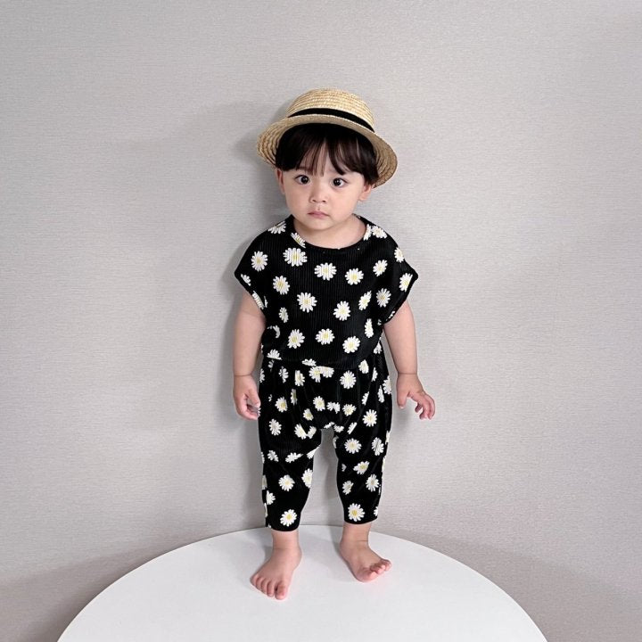 [PRE-ORDER] Daisy Pleats Top Bottom Set