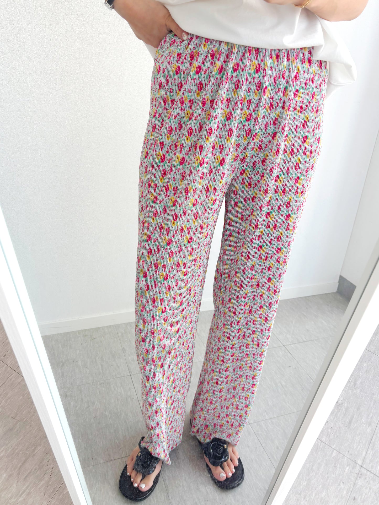 [PRE-ORDER] Flower Pleats Mom Pants