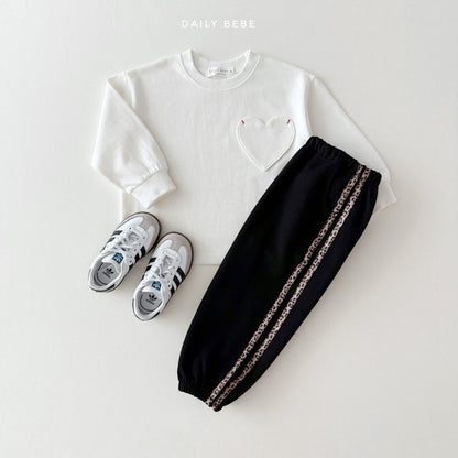 [PRE-ORDER] Heart Pocket T-Shirts