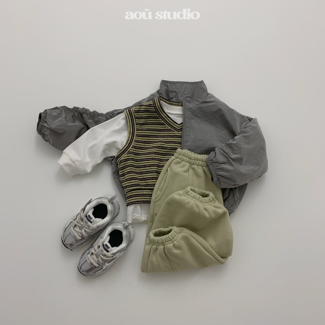 [PRE-ORDER] Shirring Windbreaker