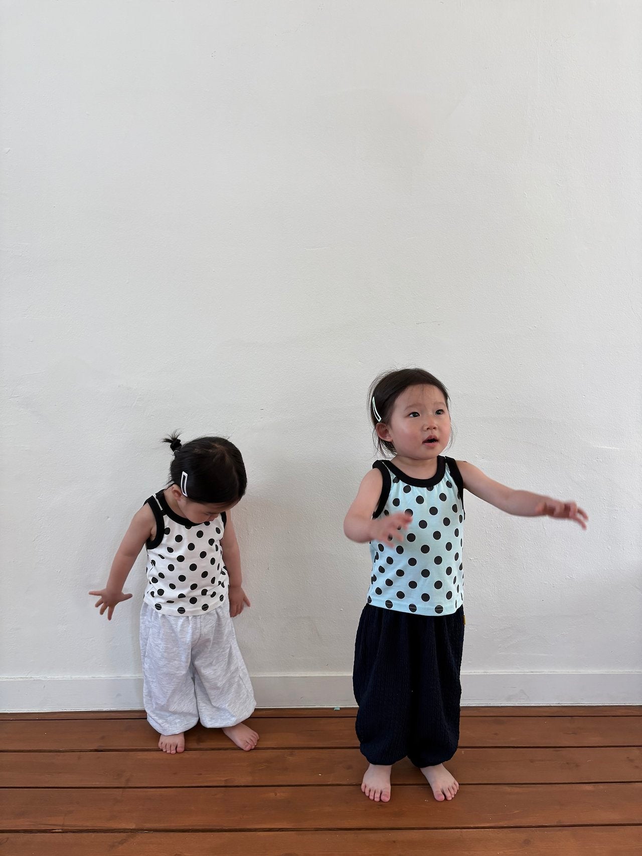 [PRE-ORDER] Bong Bong Dot Sleeveless T-Shirts