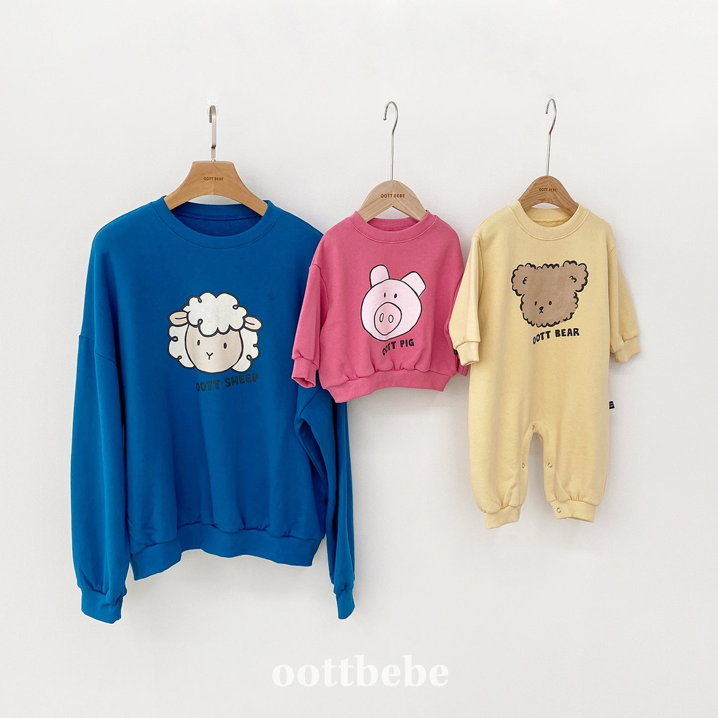 [PRE-ORDER] Friends Sweatshirts (Mom Couple)