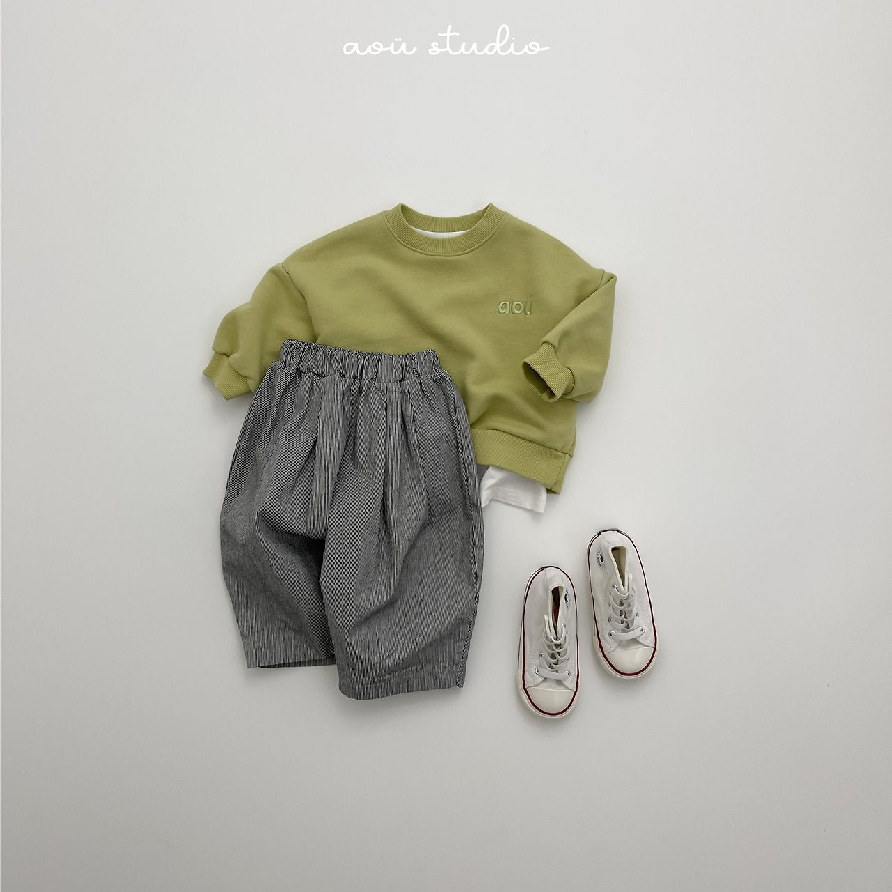 [PRE-ORDER] Snug Sweatshirts