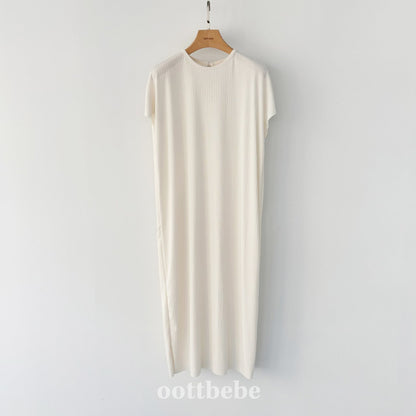 [PRE-ORDER] Bali Pleats Dress (Mom Couple)