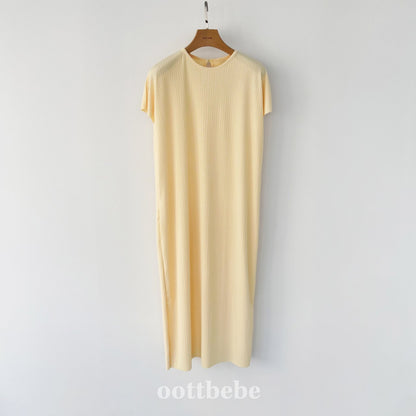 [PRE-ORDER] Bali Pleats Dress (Mom Couple)