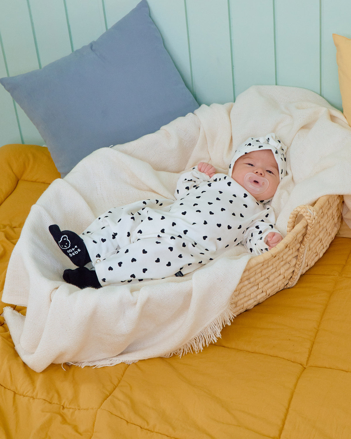 [PRE-ORDER] Petit Heart Body Suit + Bonnet Set