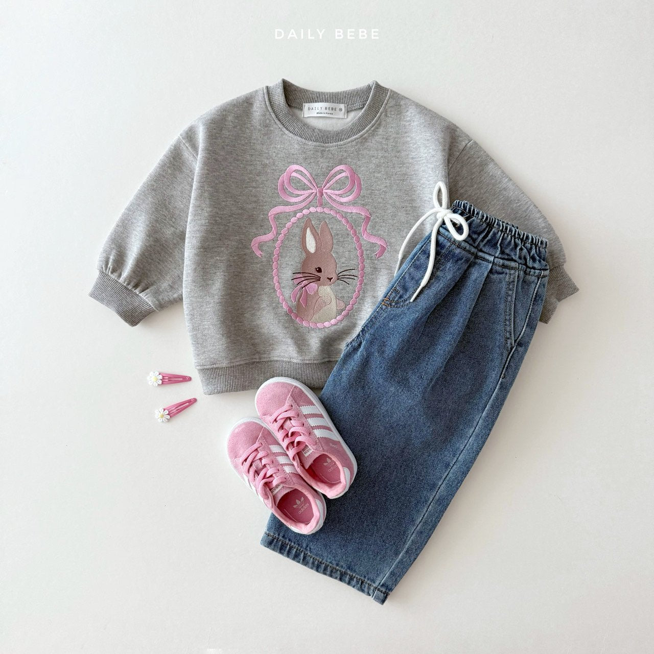 [PRE-ORDER] Rabbit Embroidery Sweatshirts