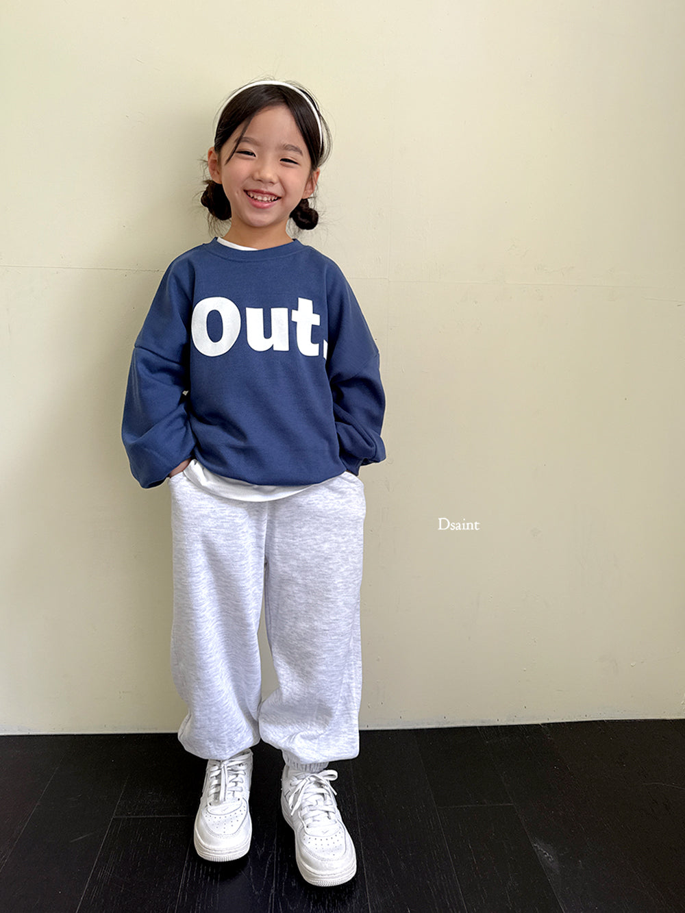 [PRE-ORDER] Out Sweatshirts