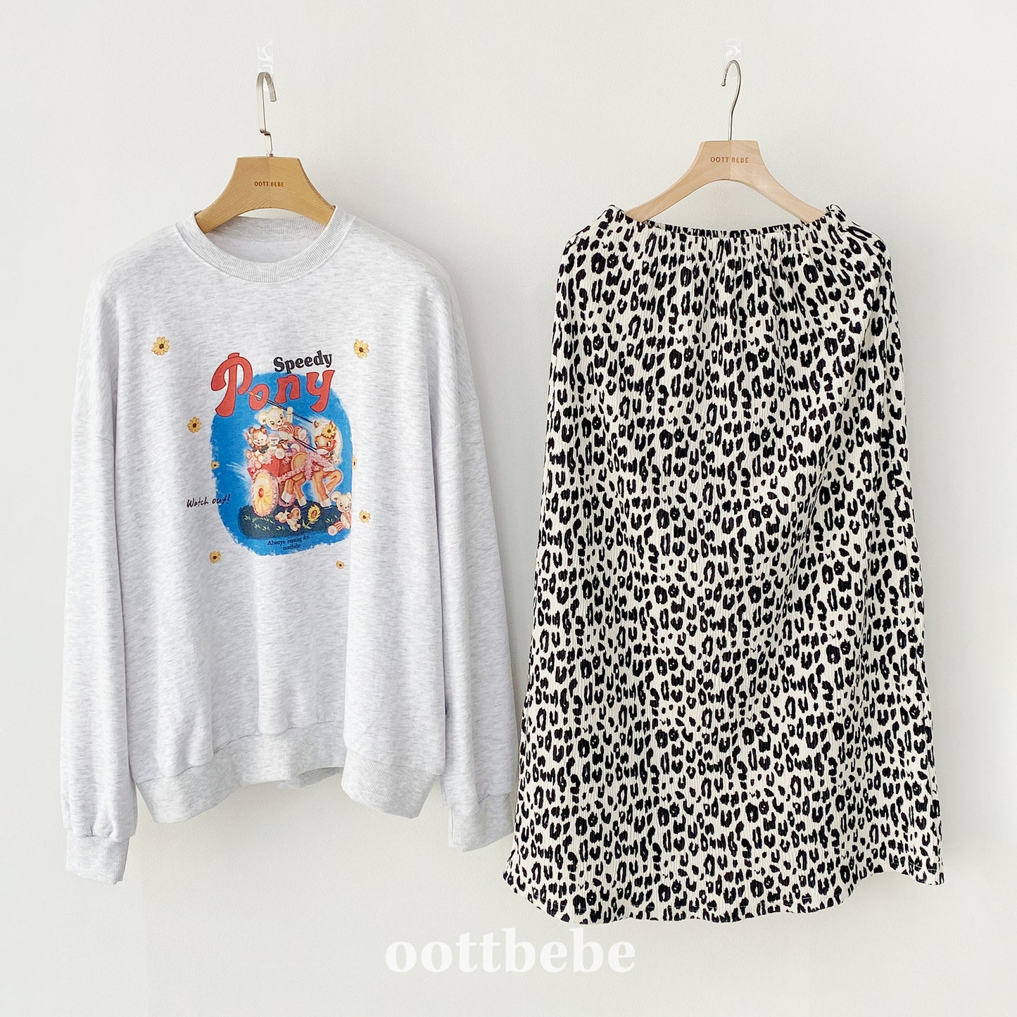 [PRE-ORDER] Pony Sweatshirts (Mom&Dad Couple)