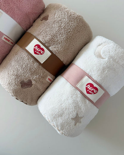 [PRE-ORDER] Cozy Embroidered Microfiber Blanket