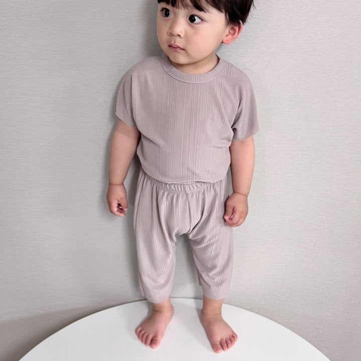 [PRE-ORDER] Cool Pleats Top Bottom Set