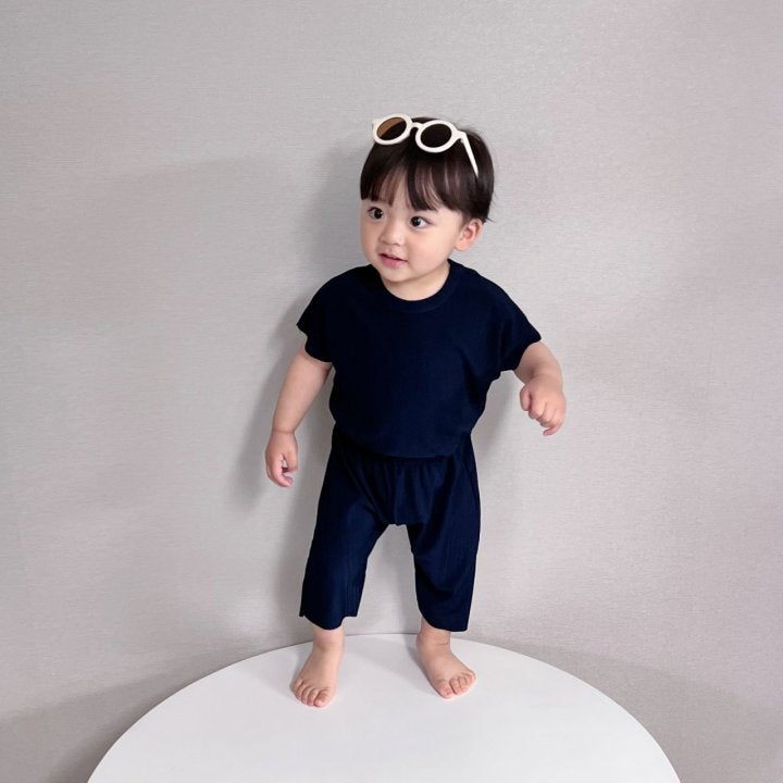 [PRE-ORDER] Cool Pleats Top Bottom Set