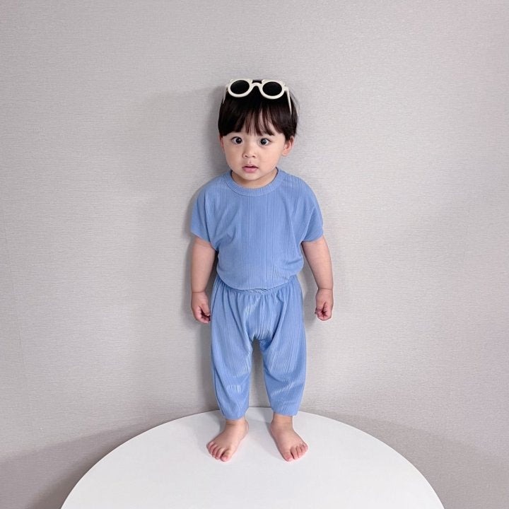 [PRE-ORDER] Cool Pleats Top Bottom Set