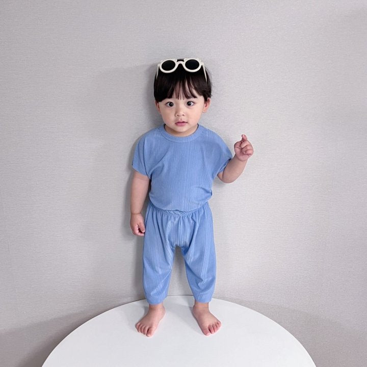 [PRE-ORDER] Cool Pleats Top Bottom Set