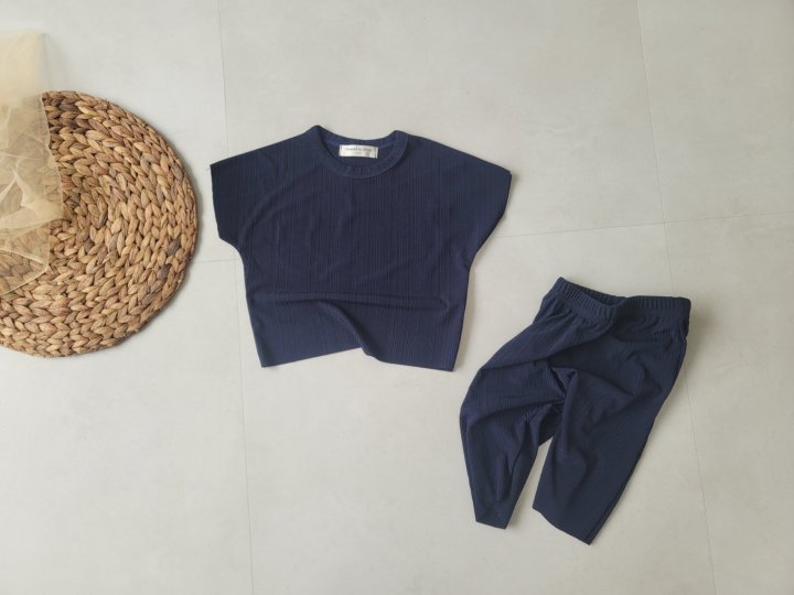[PRE-ORDER] Cool Pleats Top Bottom Set
