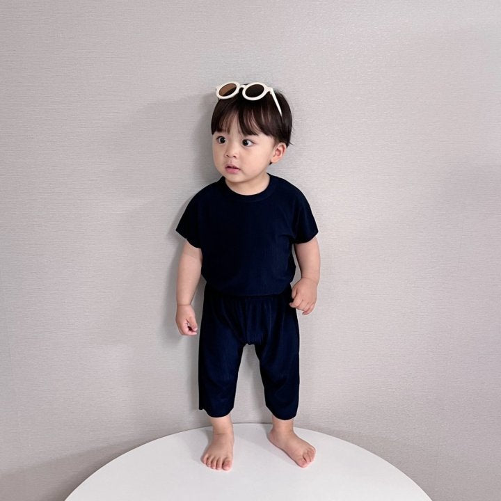 [PRE-ORDER] Cool Pleats Top Bottom Set
