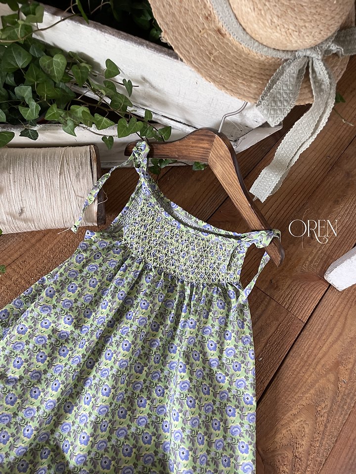 [PRE-ORDER] Rose Smocking Dress