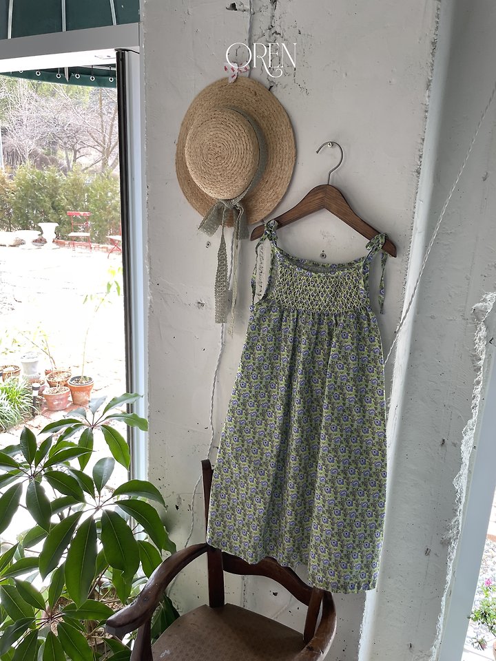 [PRE-ORDER] Rose Smocking Dress