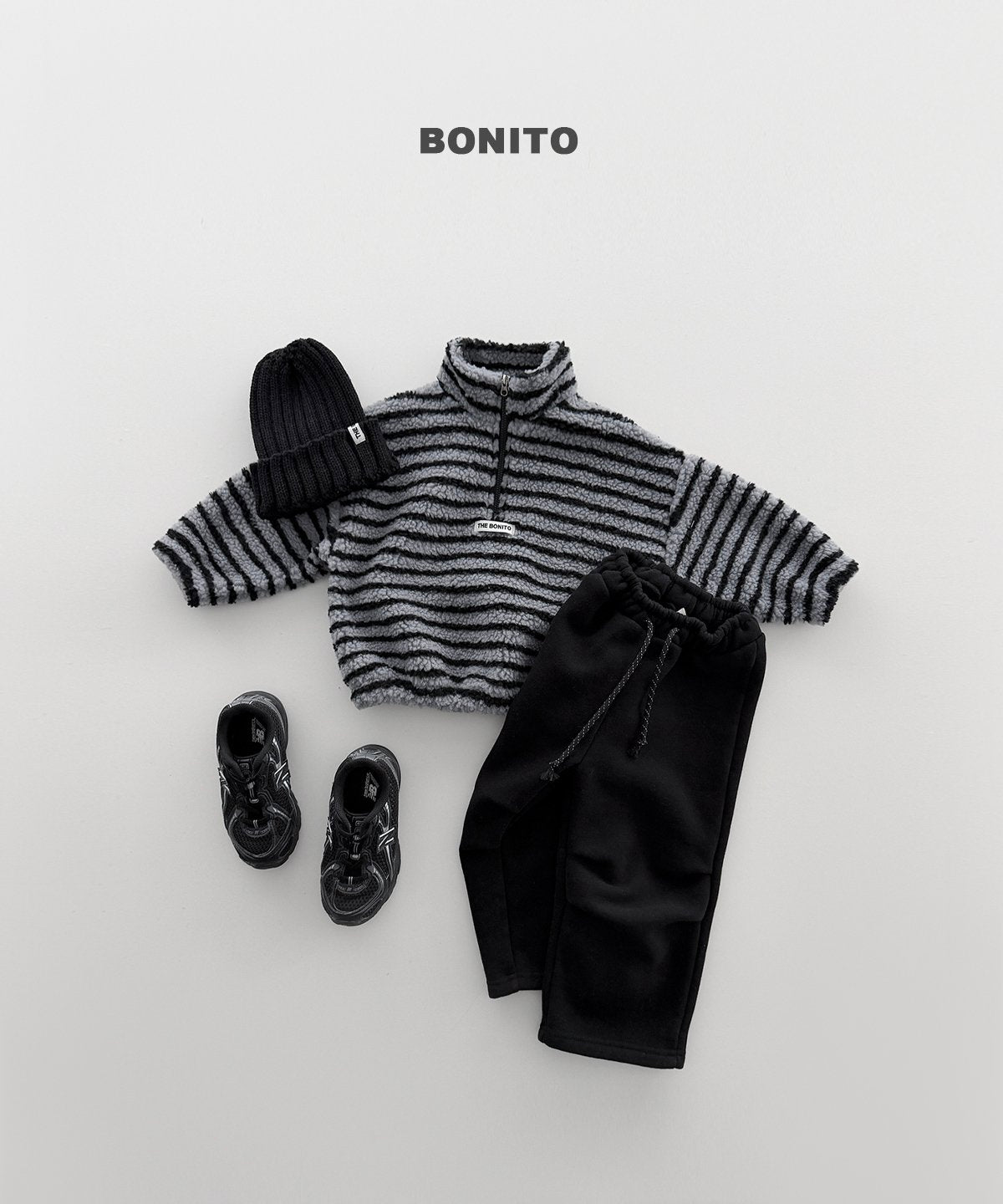 [PRE-ORDER] Knee Tuck Pants