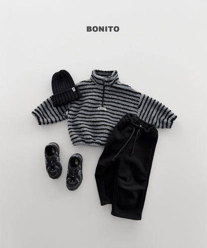 [PRE-ORDER] Knee Tuck Pants