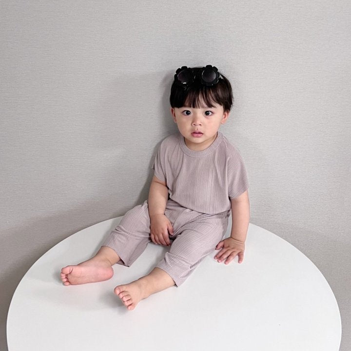 [PRE-ORDER] Cool Pleats Top Bottom Set