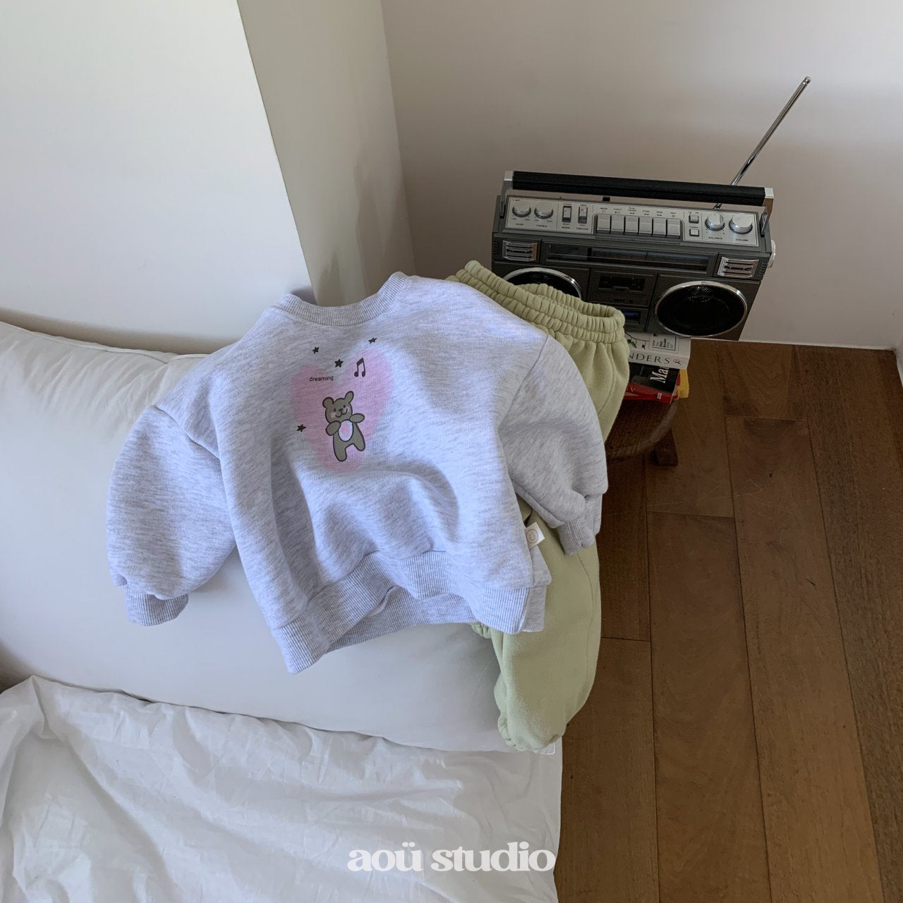 [PRE-ORDER] Dreaming Sweatshirts