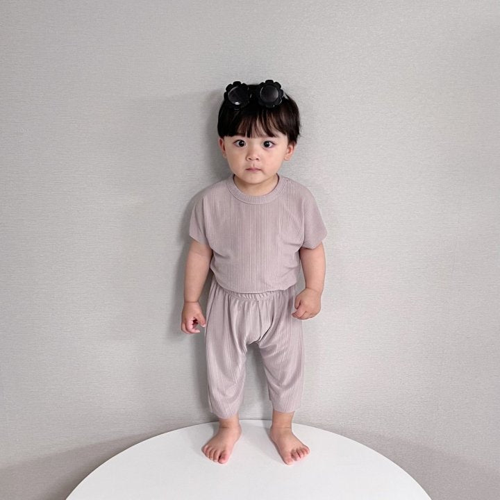 [PRE-ORDER] Cool Pleats Top Bottom Set