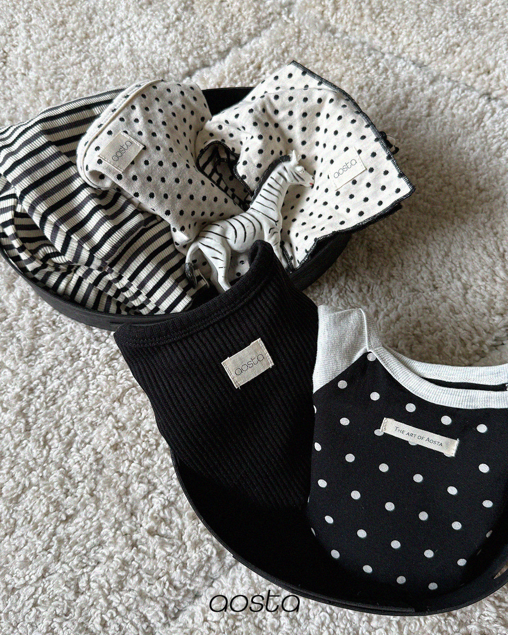 [PRE-ORDER] Dot Raglan T-Shirts