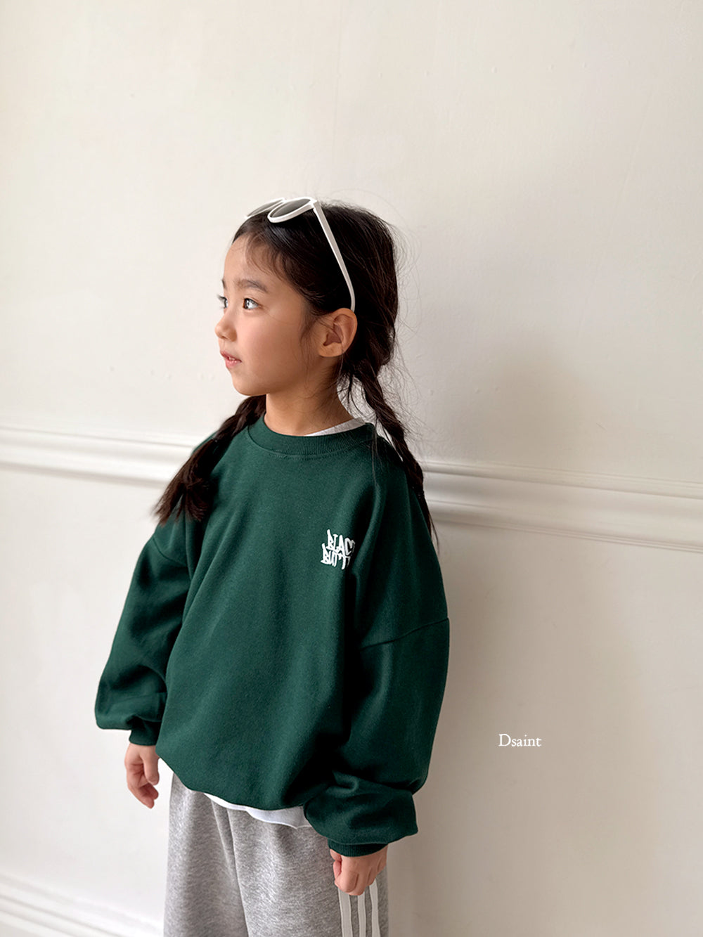 [PRE-ORDER] Black Button Sweatshirts