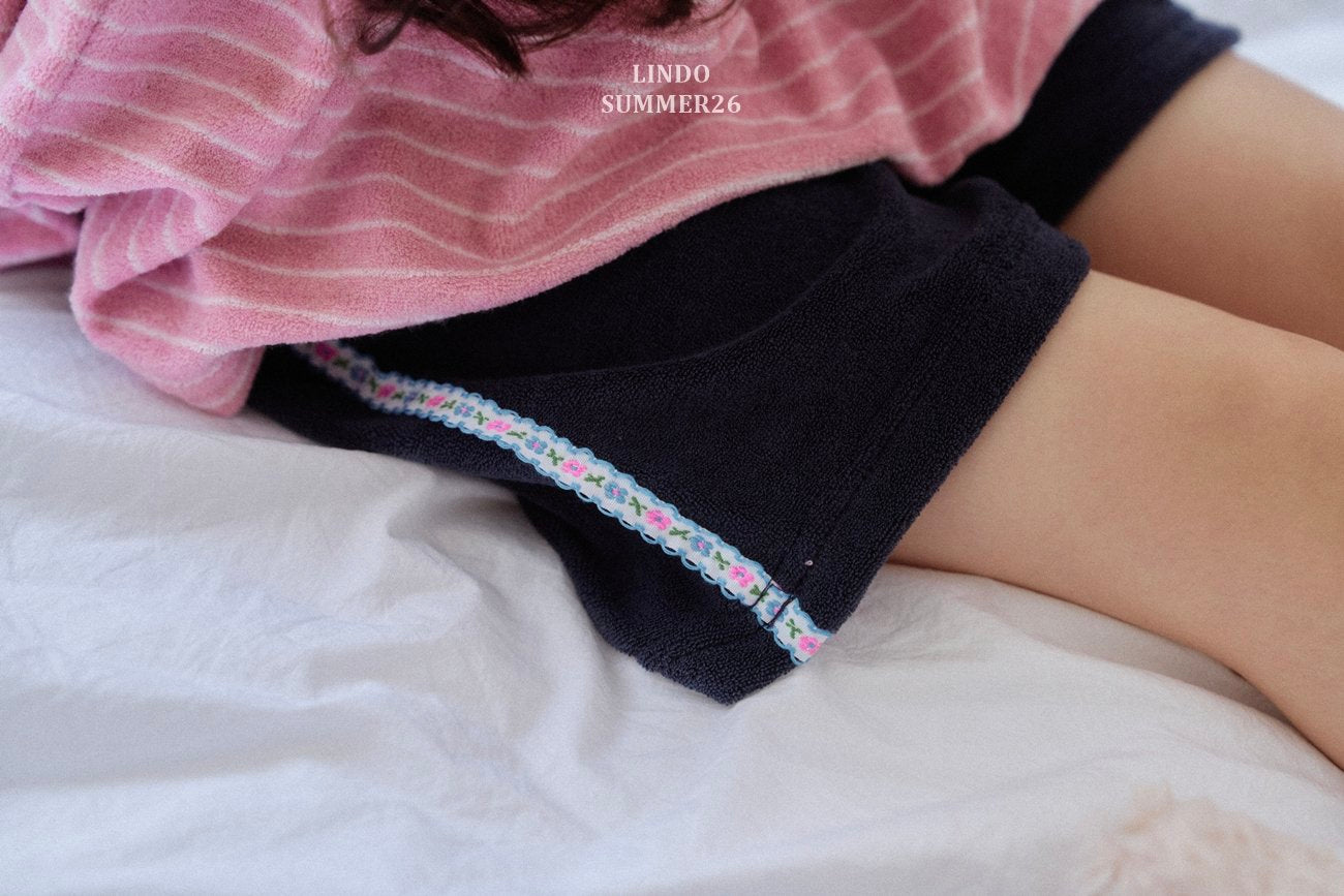 [PRE-ORDER] Flower Shorts