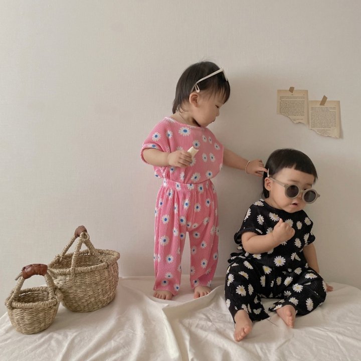 [PRE-ORDER] Daisy Pleats Top Bottom Set