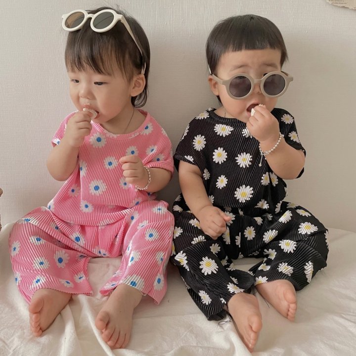 [PRE-ORDER] Daisy Pleats Top Bottom Set