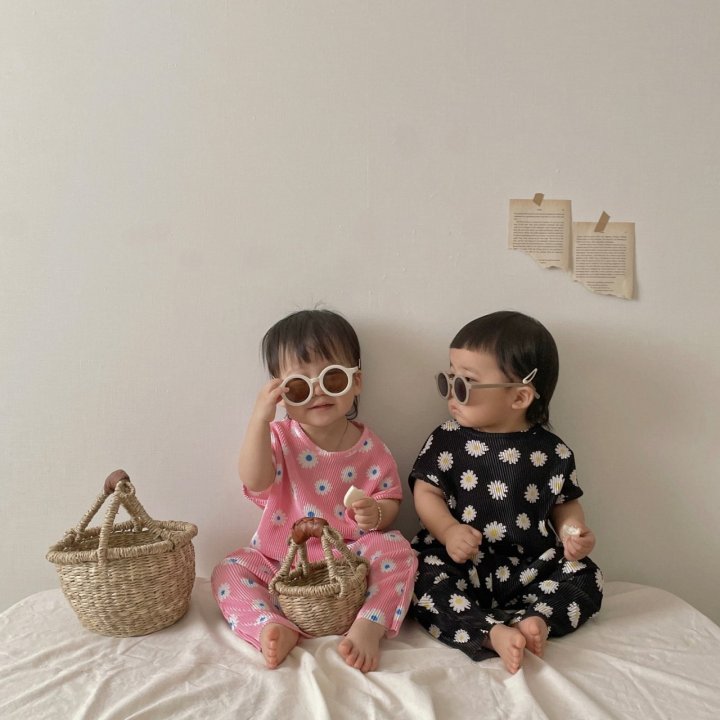 [PRE-ORDER] Daisy Pleats Top Bottom Set