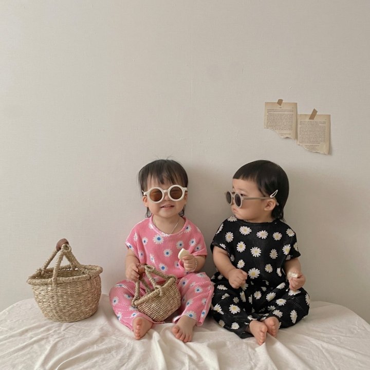[PRE-ORDER] Daisy Pleats Top Bottom Set