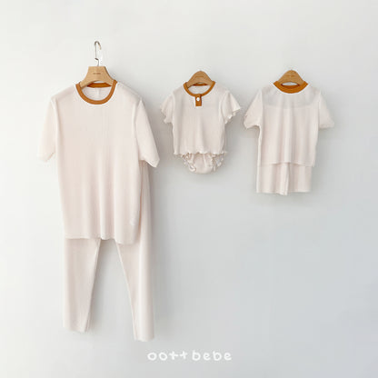 [PRE-ORDER] Barbie Pleats Top Bottom Set (Mom Couple)
