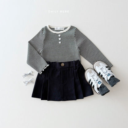 [PRE-ORDER] Stripe Button T-Shirts