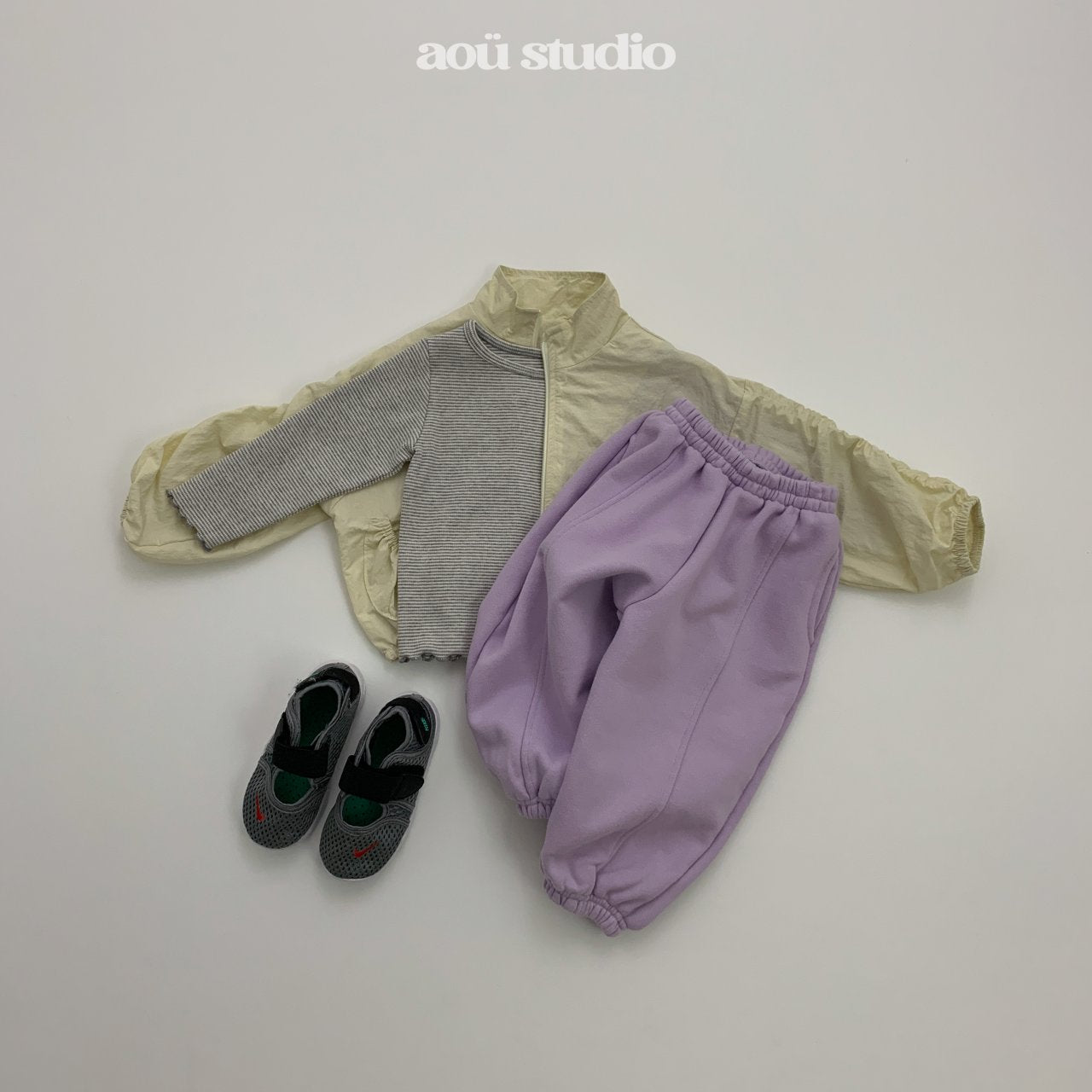 [PRE-ORDER] Shirring Windbreaker