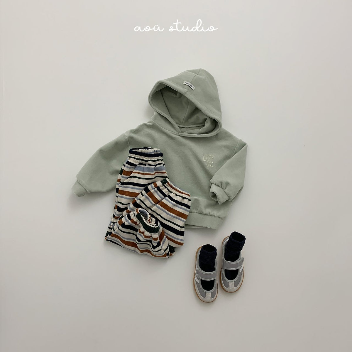 [PRE-ORDER] Beluga Hoodie Sweatshirts