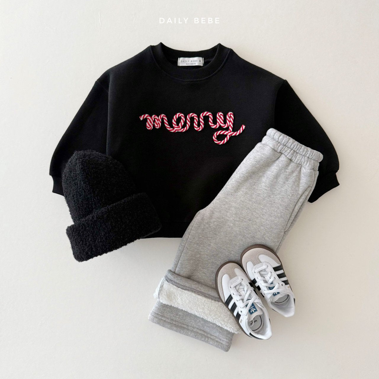 [PRE-ORDER] Embroidery Merry Sweatshirts